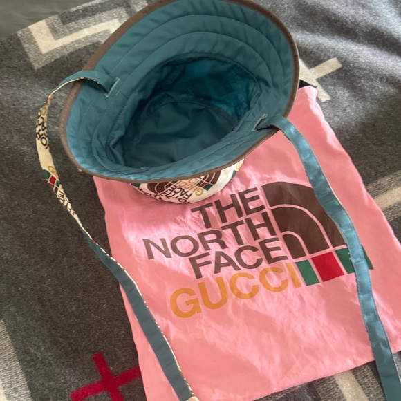 Reversible Gucci x The North Face Multicolor Bucket Hat main image 5